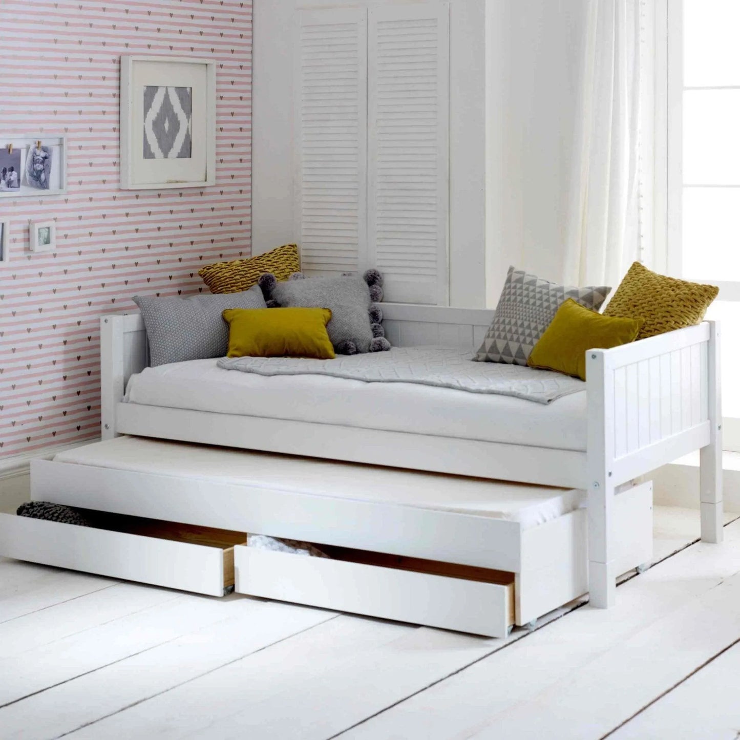 Nordic Daybed with Trundle Pull & Drawers