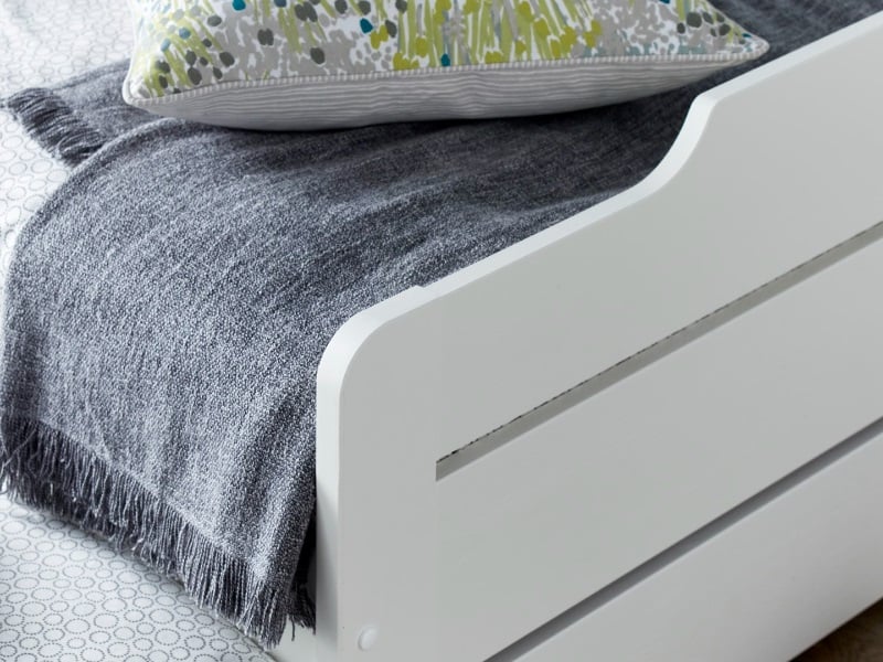 Serena White Guest Bed with Trundle