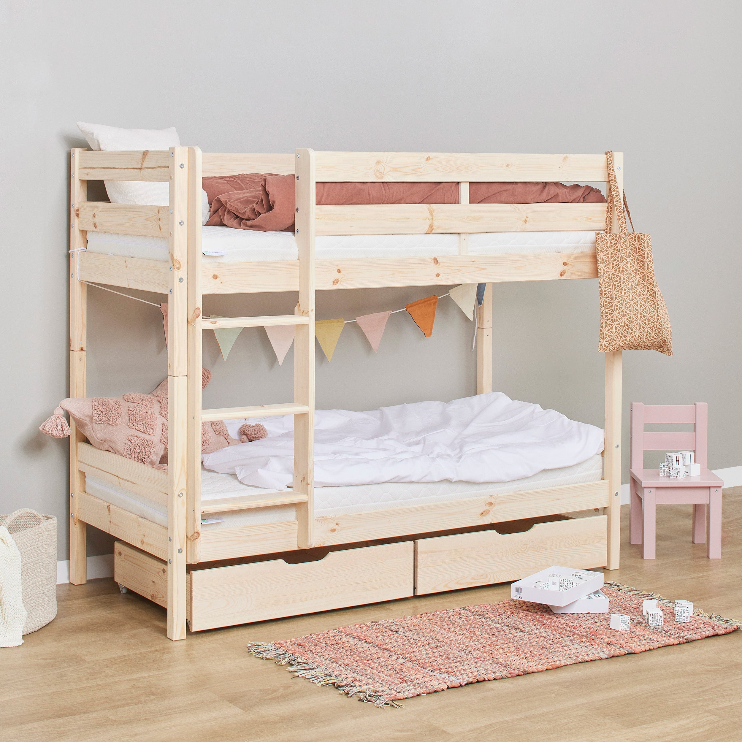 hoppekids-shorty-bunk-bed-with-drawers