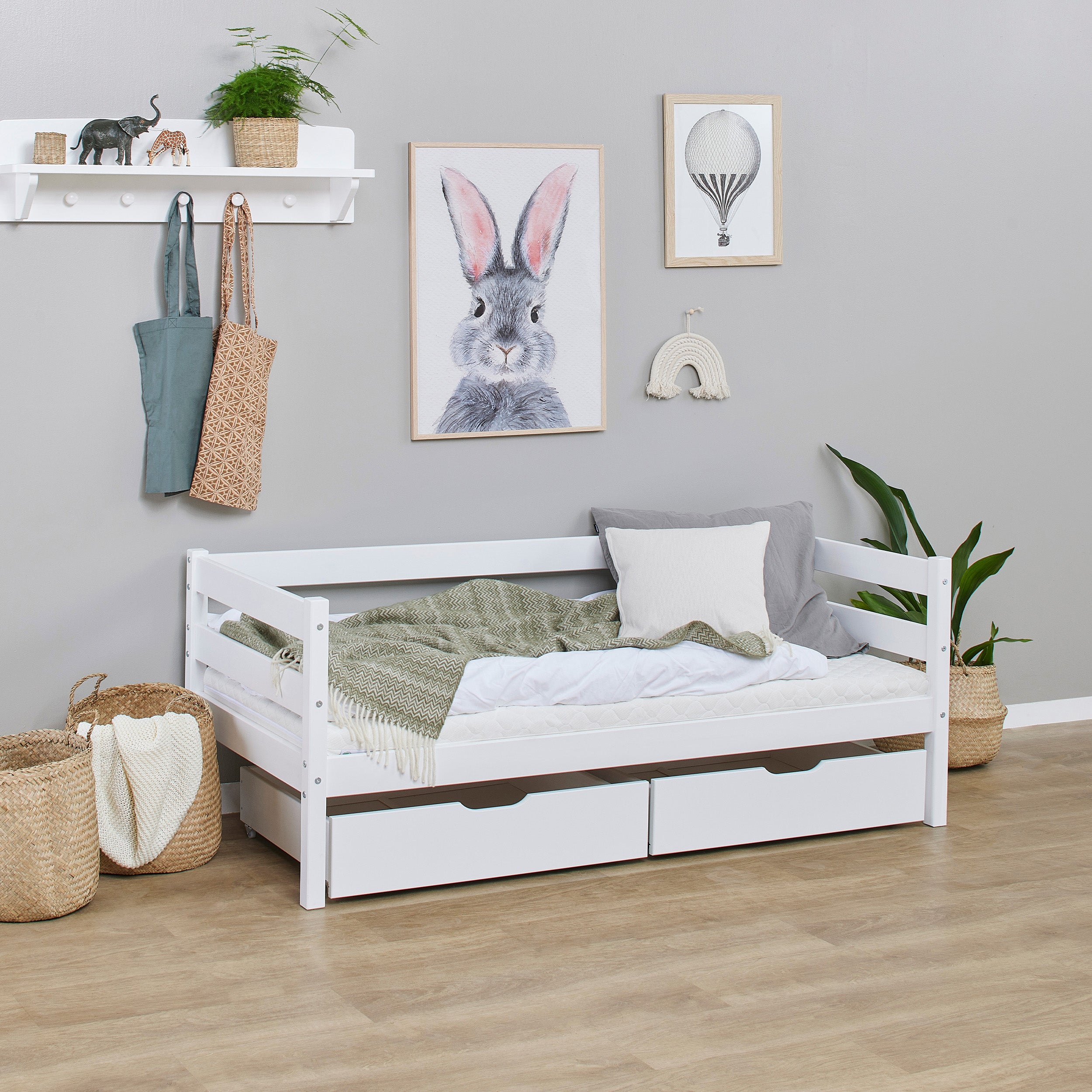 hoppekids-shorty-daybed-with-drawers