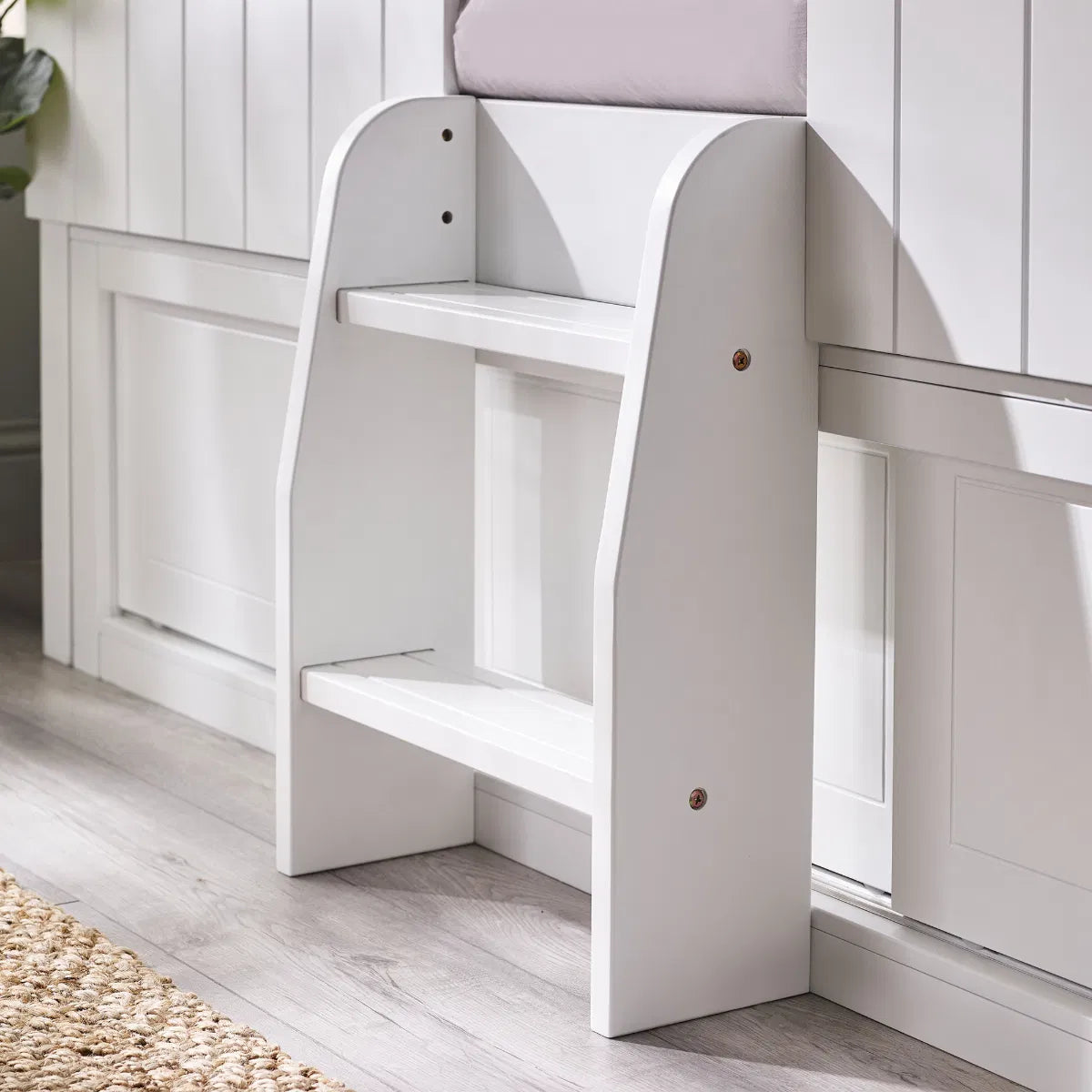 millie-jones-treehouse-midsleeper