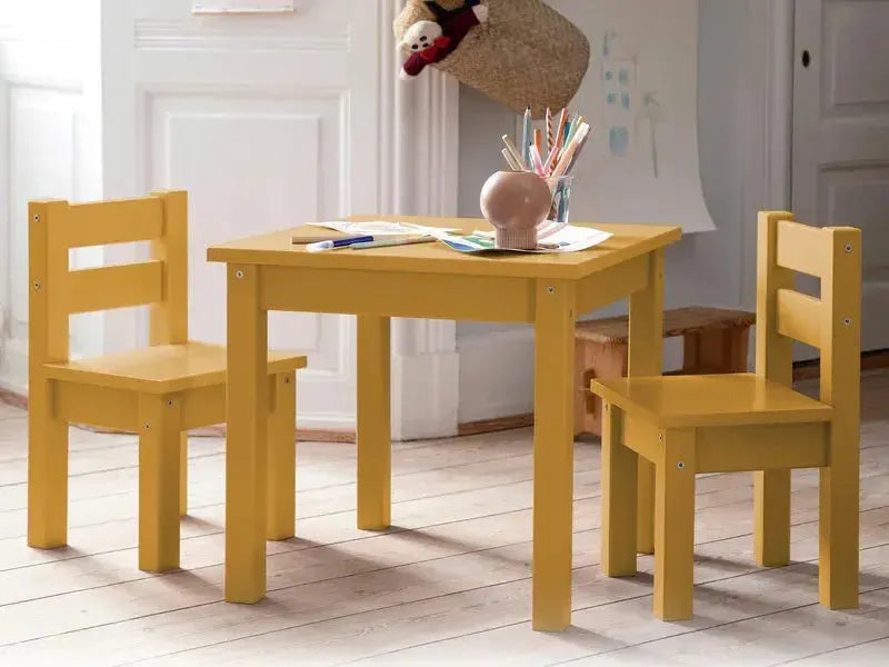 bundle-mads-table-and-two-chairs