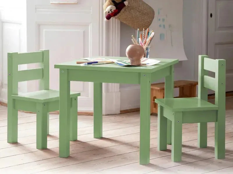 bundle-mads-table-and-two-chairs