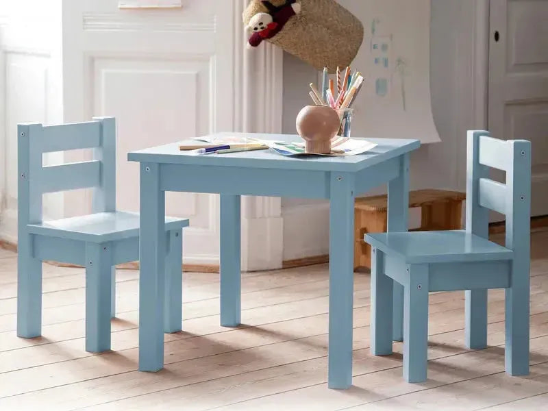 bundle-mads-table-and-two-chairs