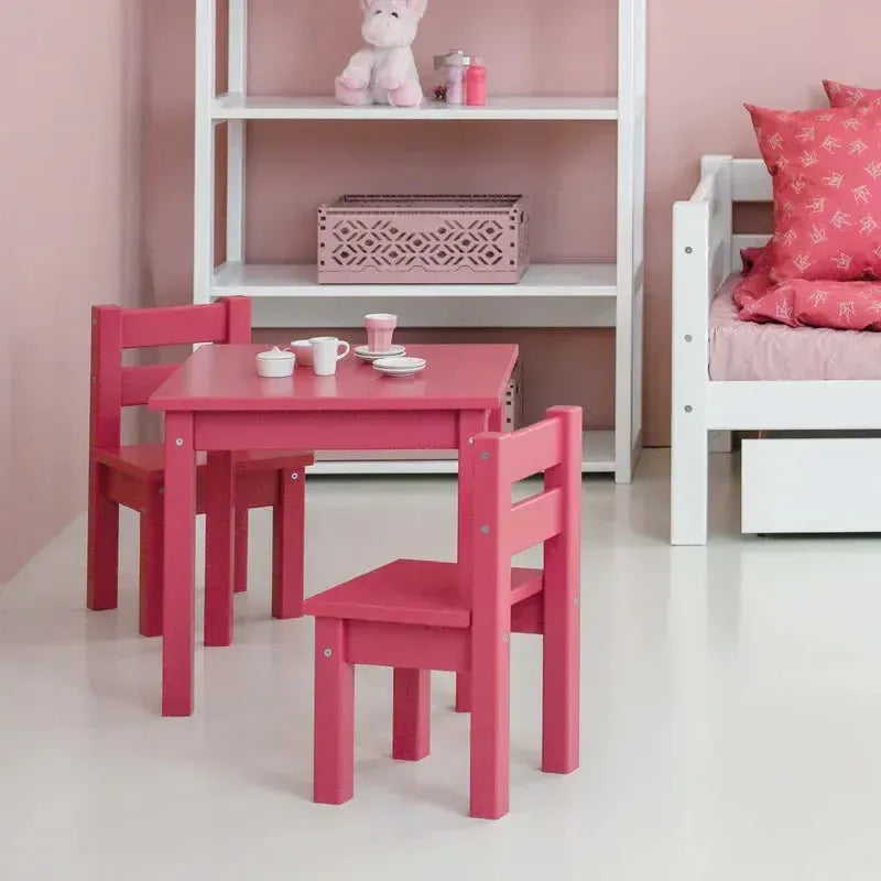 bundle-mads-table-and-two-chairs