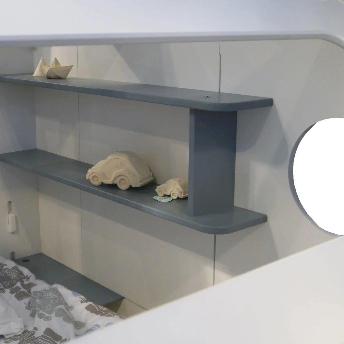 Caravan Bed with Storage Drawers & Shelves
