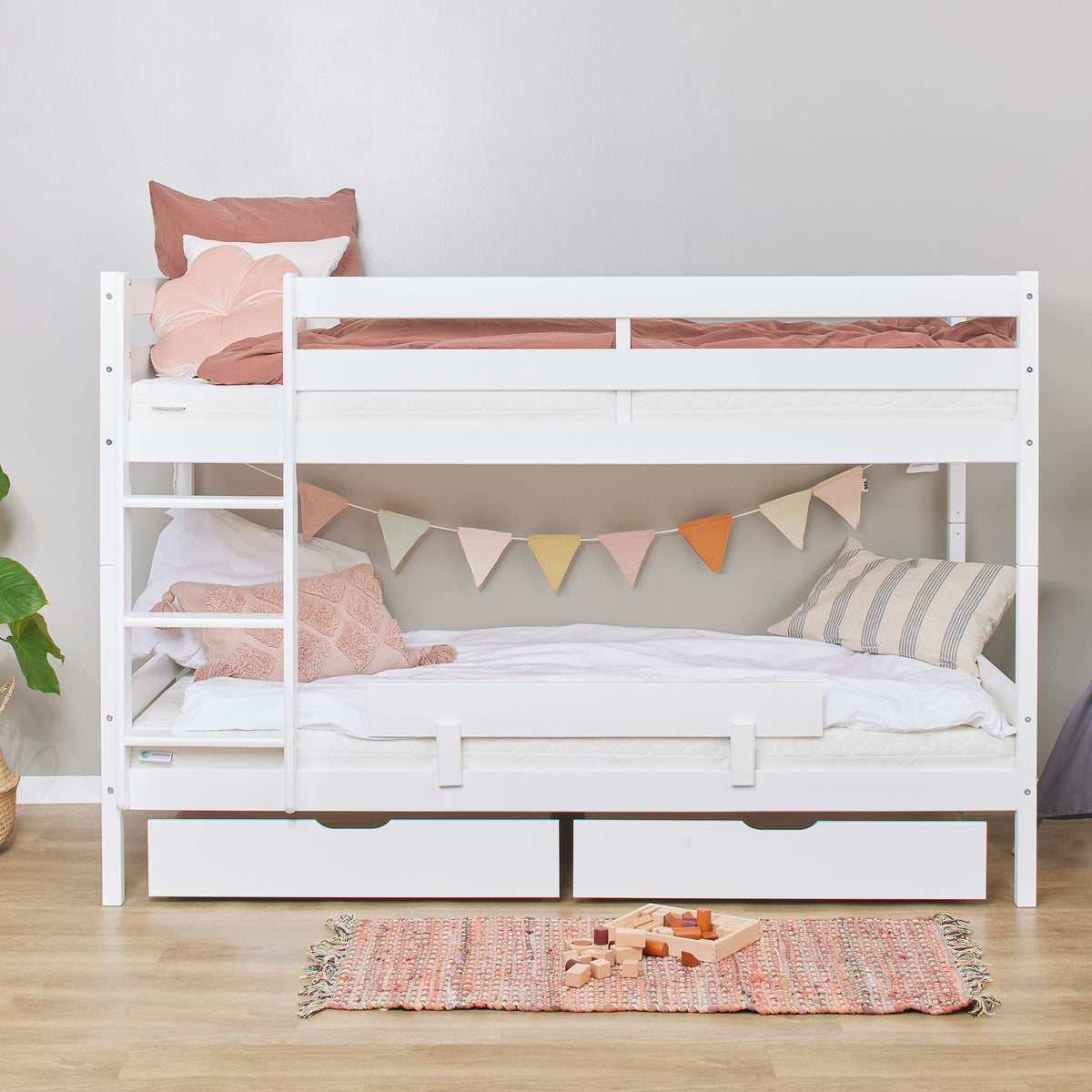 Tarn Shorty Bunk Bed with Drawers