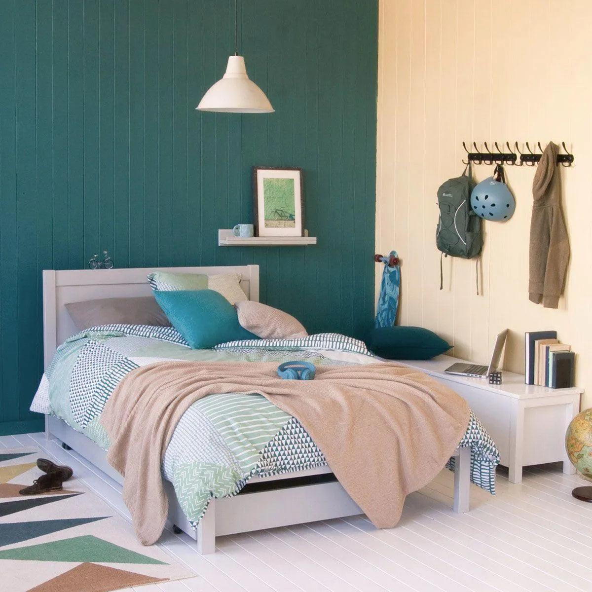 classic-small-double-bed-with-sleepover-trundle