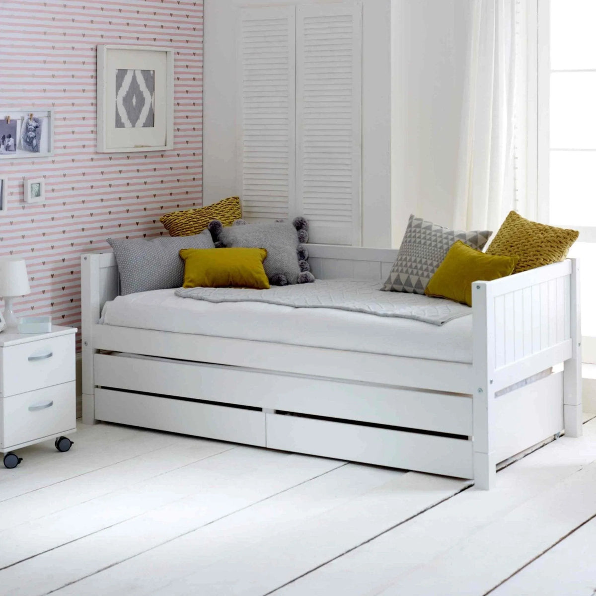 Nordic Daybed with Trundle Pull & Drawers