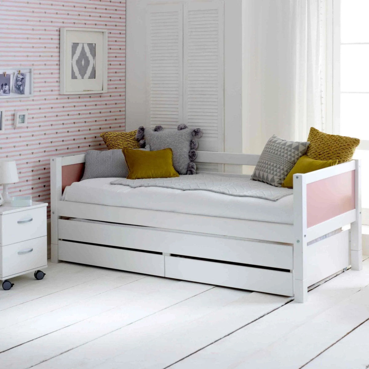 Nordic Daybed with Trundle Pull & Drawers