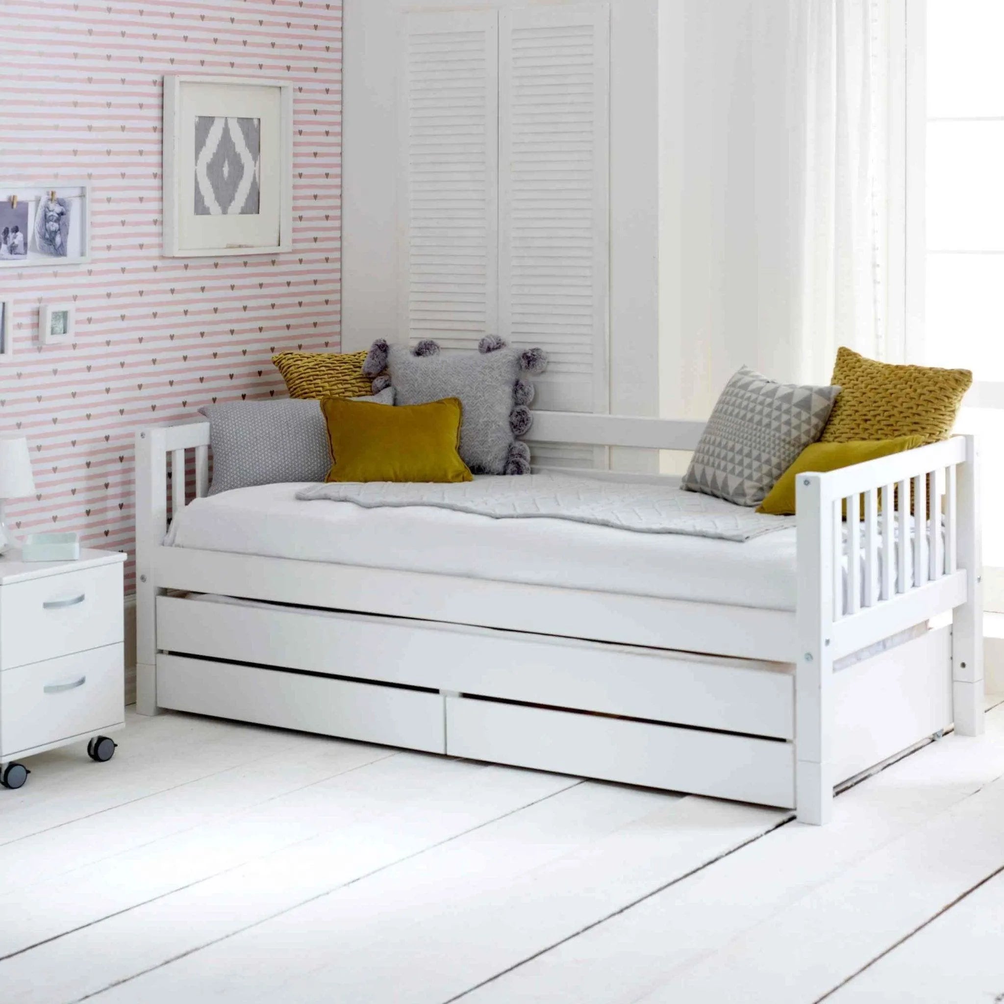 nordic-daybed-with-trundle-pull-drawers