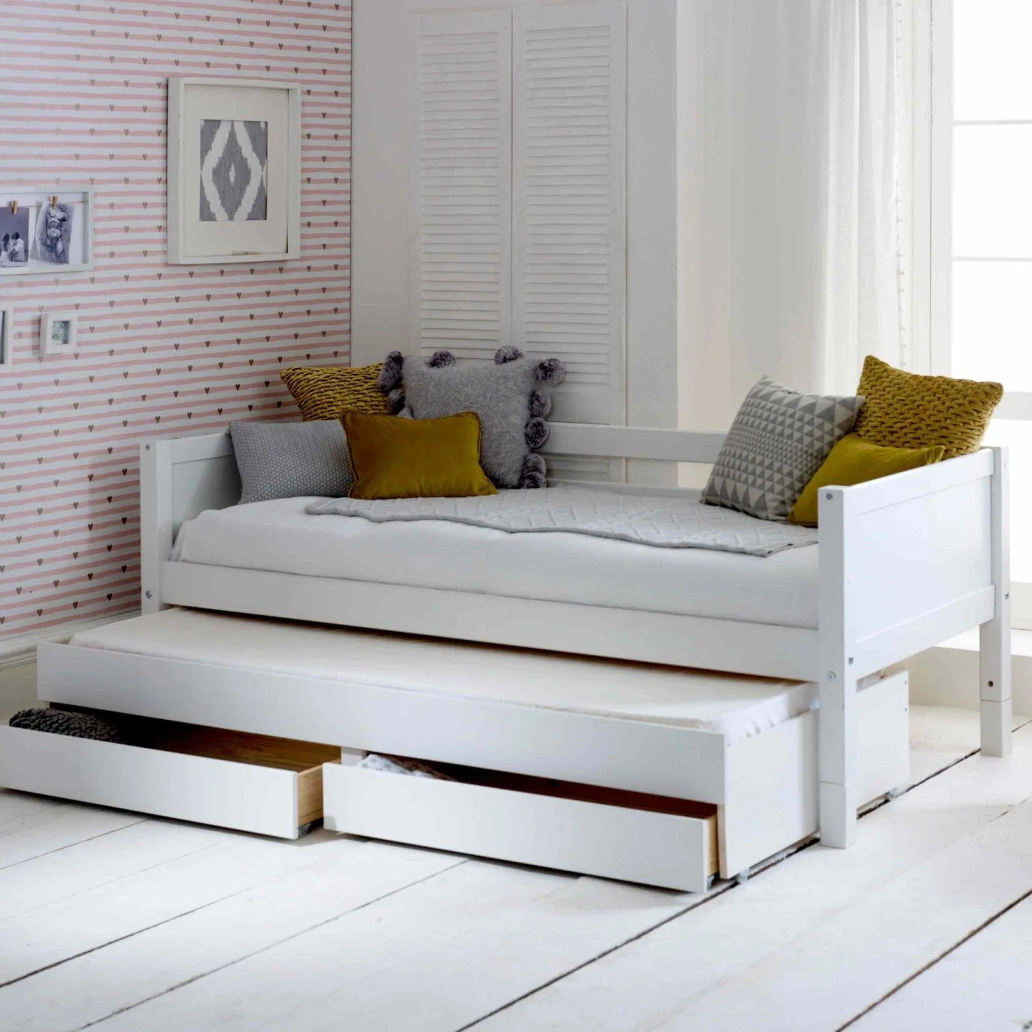 nordic-daybed-with-trundle-pull-drawers
