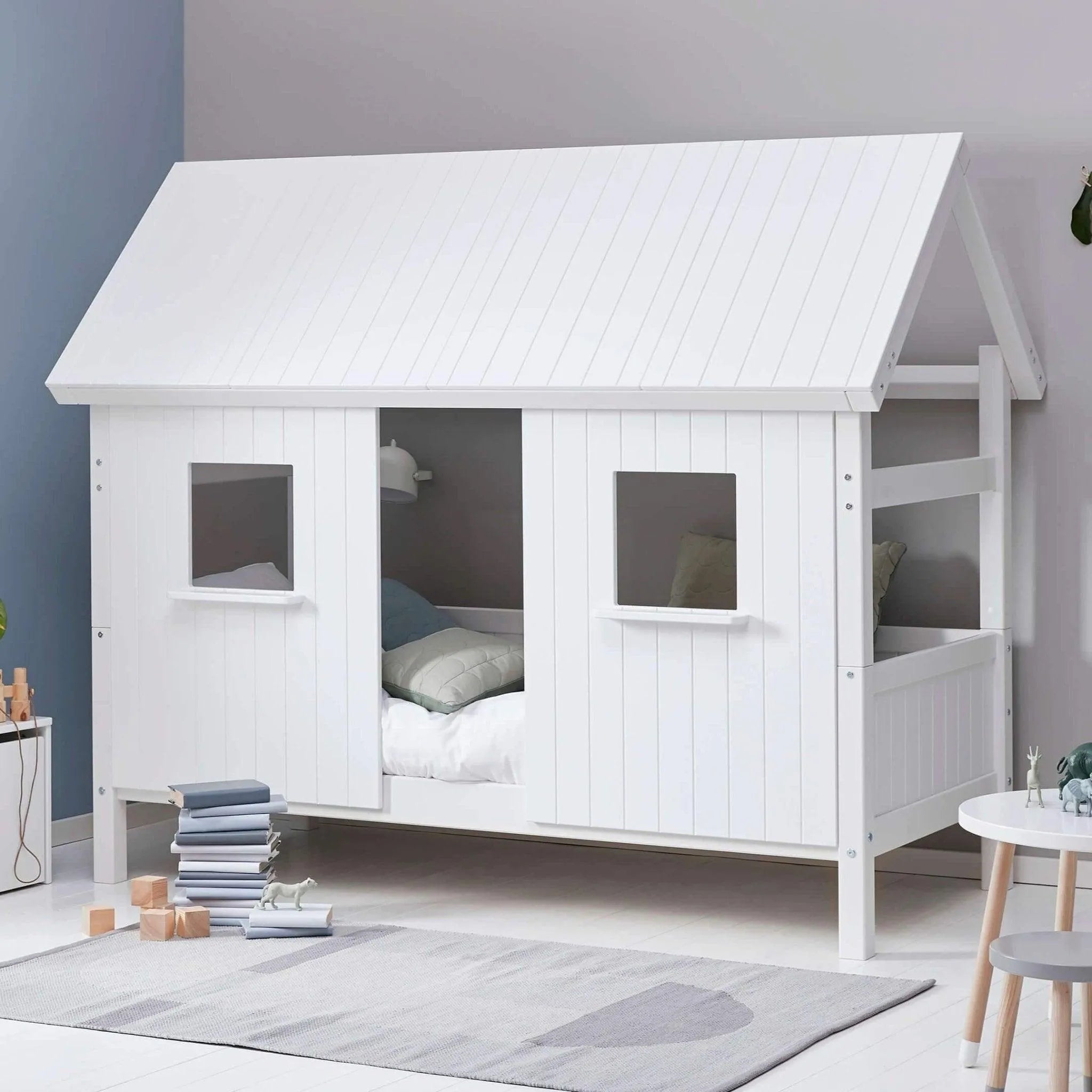 nordic-playhouse-with-roof-windows