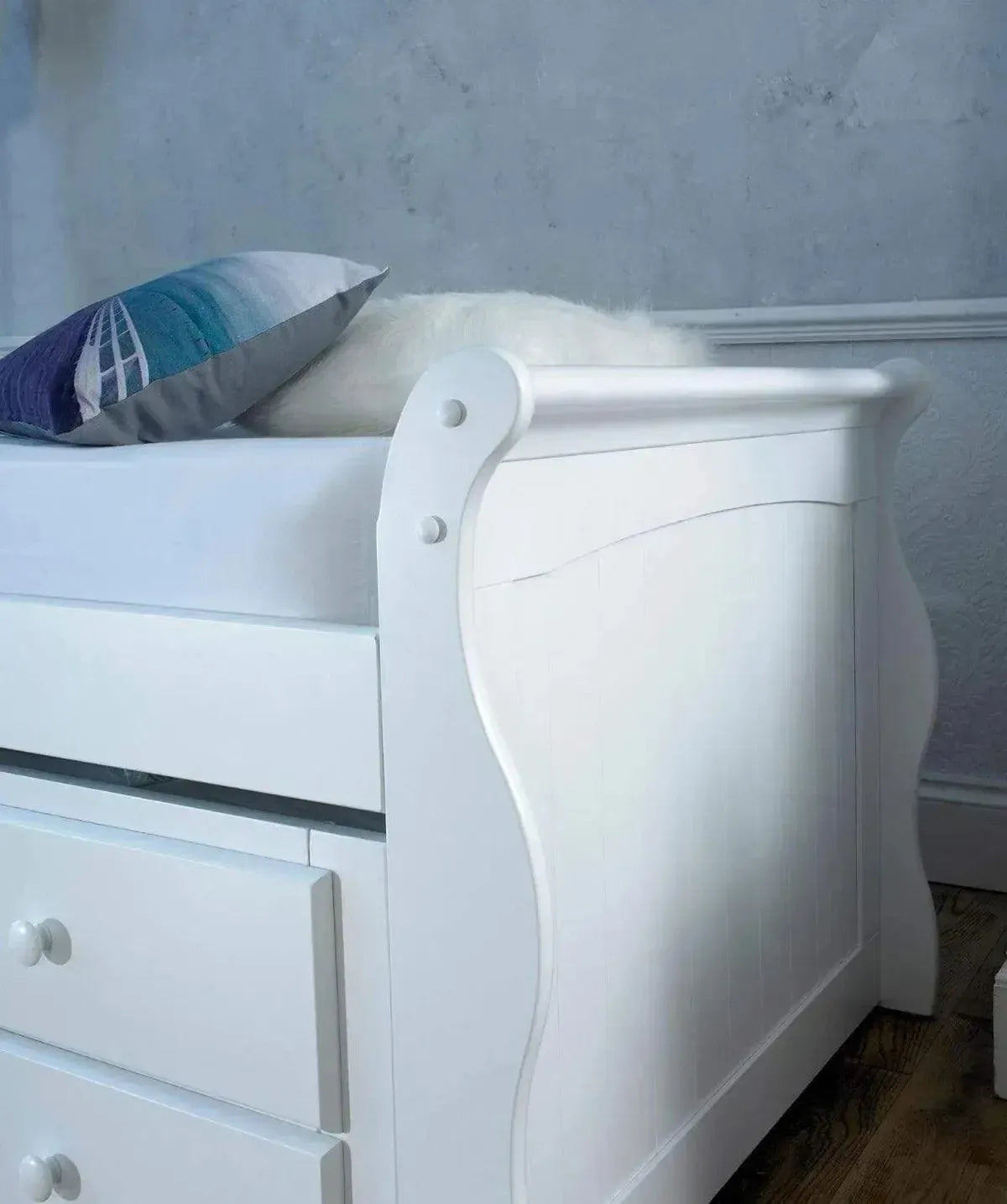 pembroke-guest-bed-white