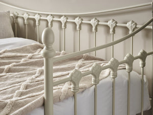 Seraphine Daybed