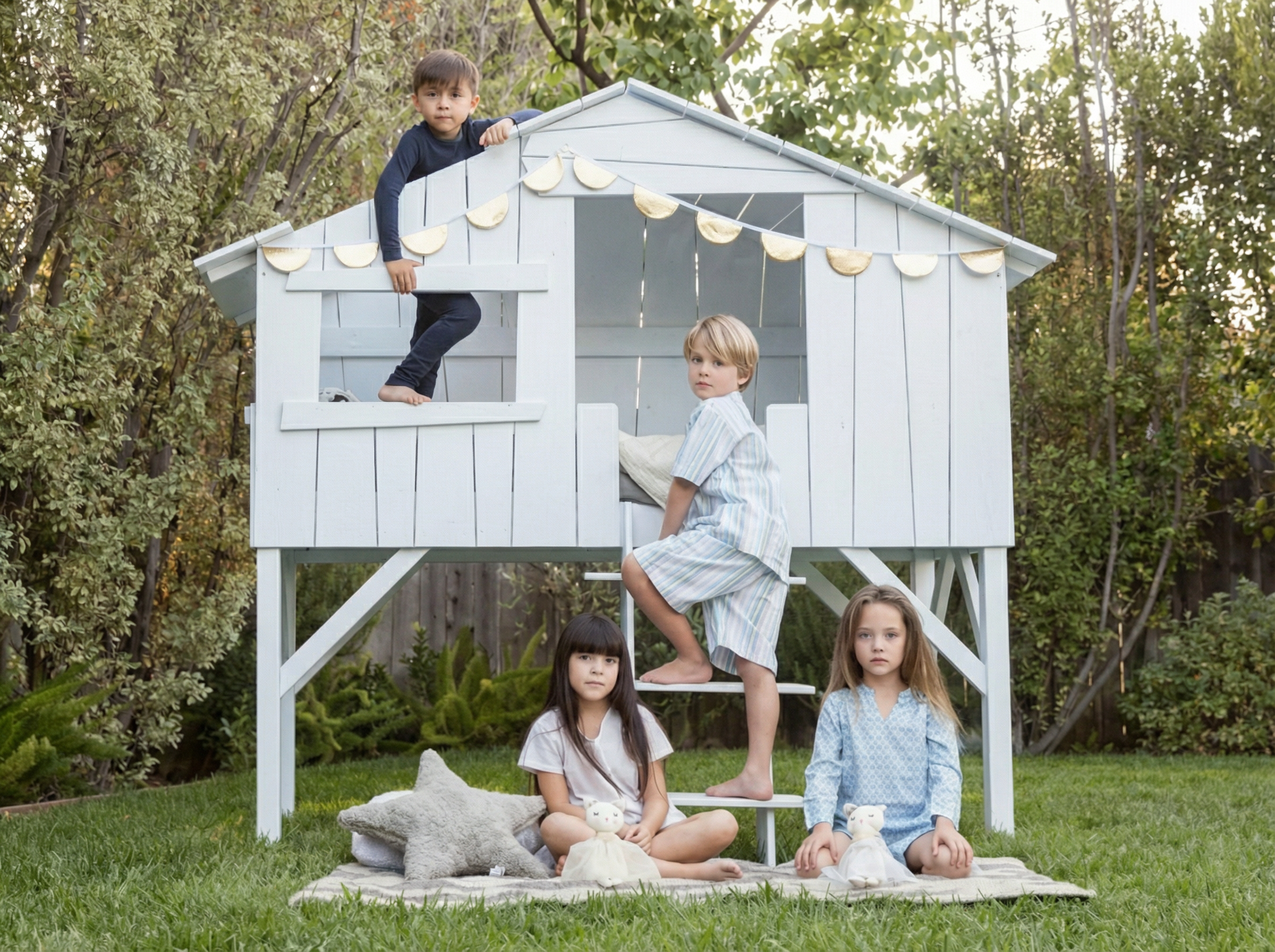 solid-pine-designer-treehouse-bed