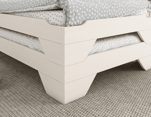 Stacker Bed