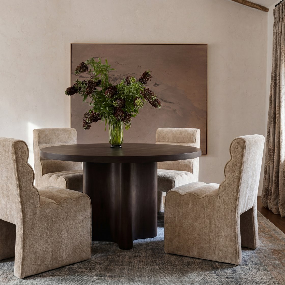 Amberley round pedestal dining table