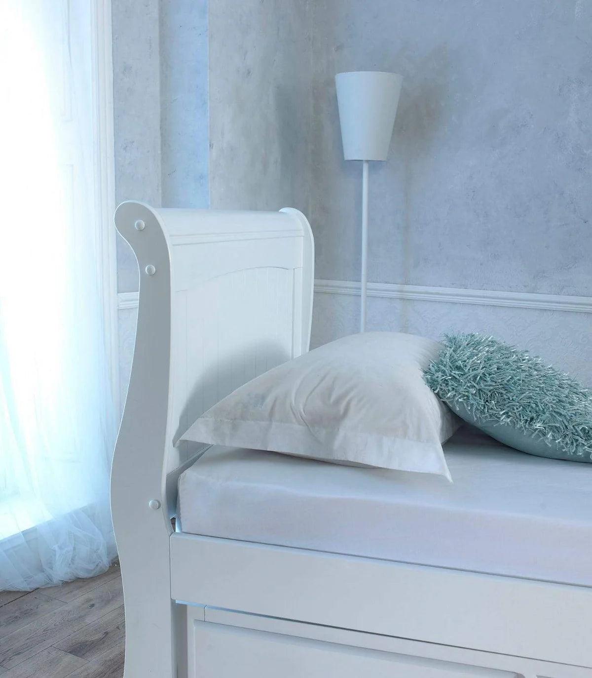 The Pembroke Guest Bed - White - Millie & Jones