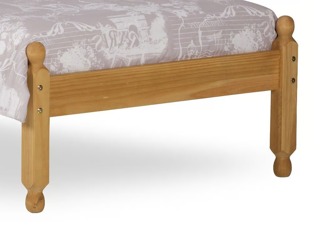 Colonial Spindle Bed