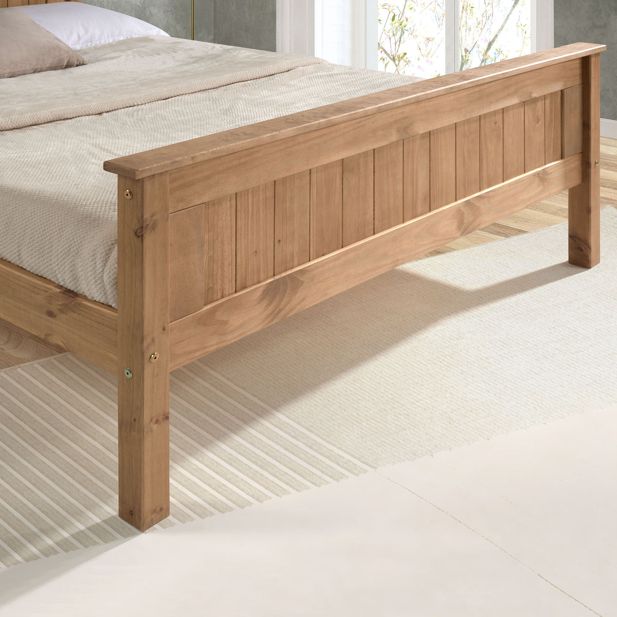 Farncombe Panelled Pine Bed with High Footend in Pine – product view 10