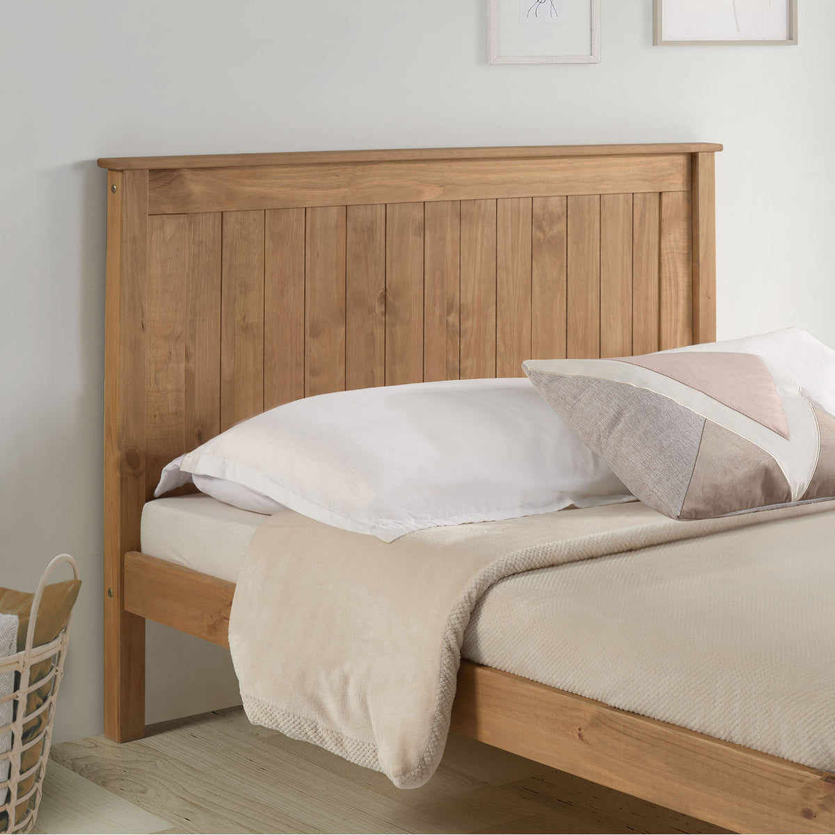 Farncombe Panelled Pine Bed with Low Footend in Pine – product view 10