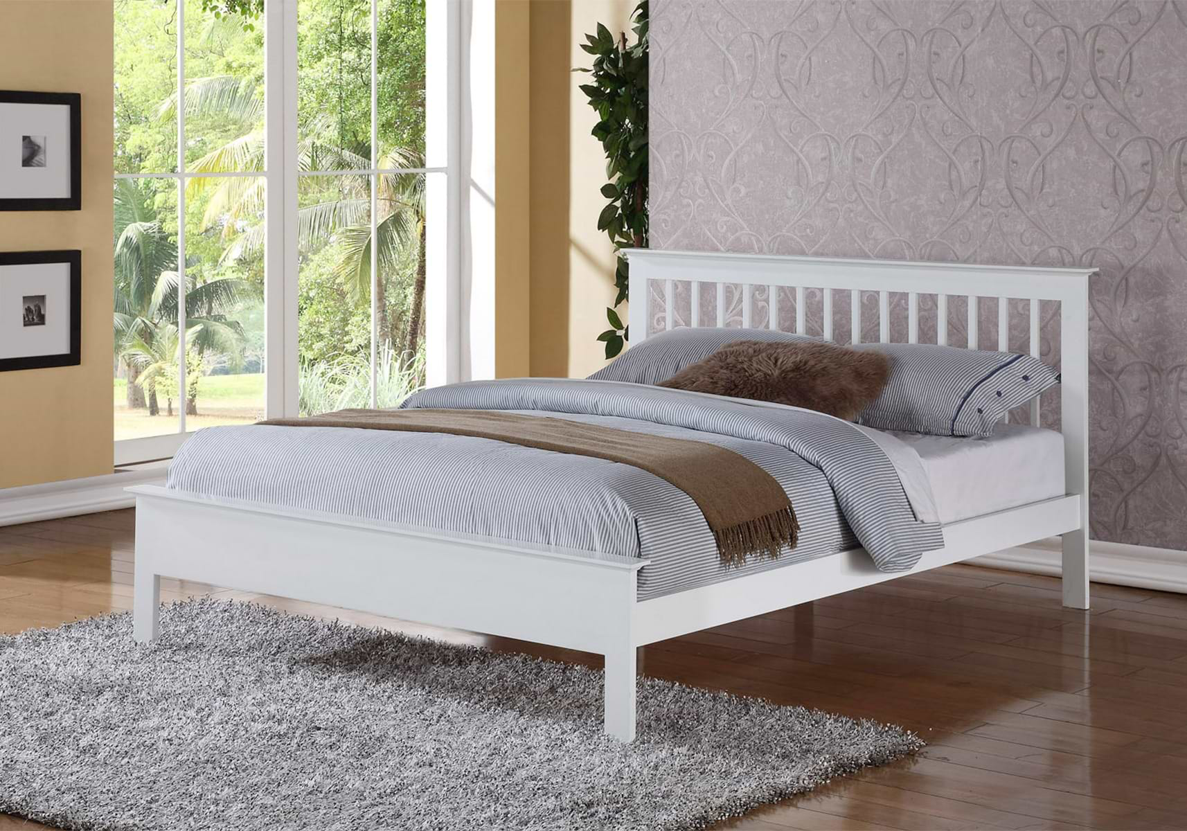 Visala Hardwood Bed - Hover