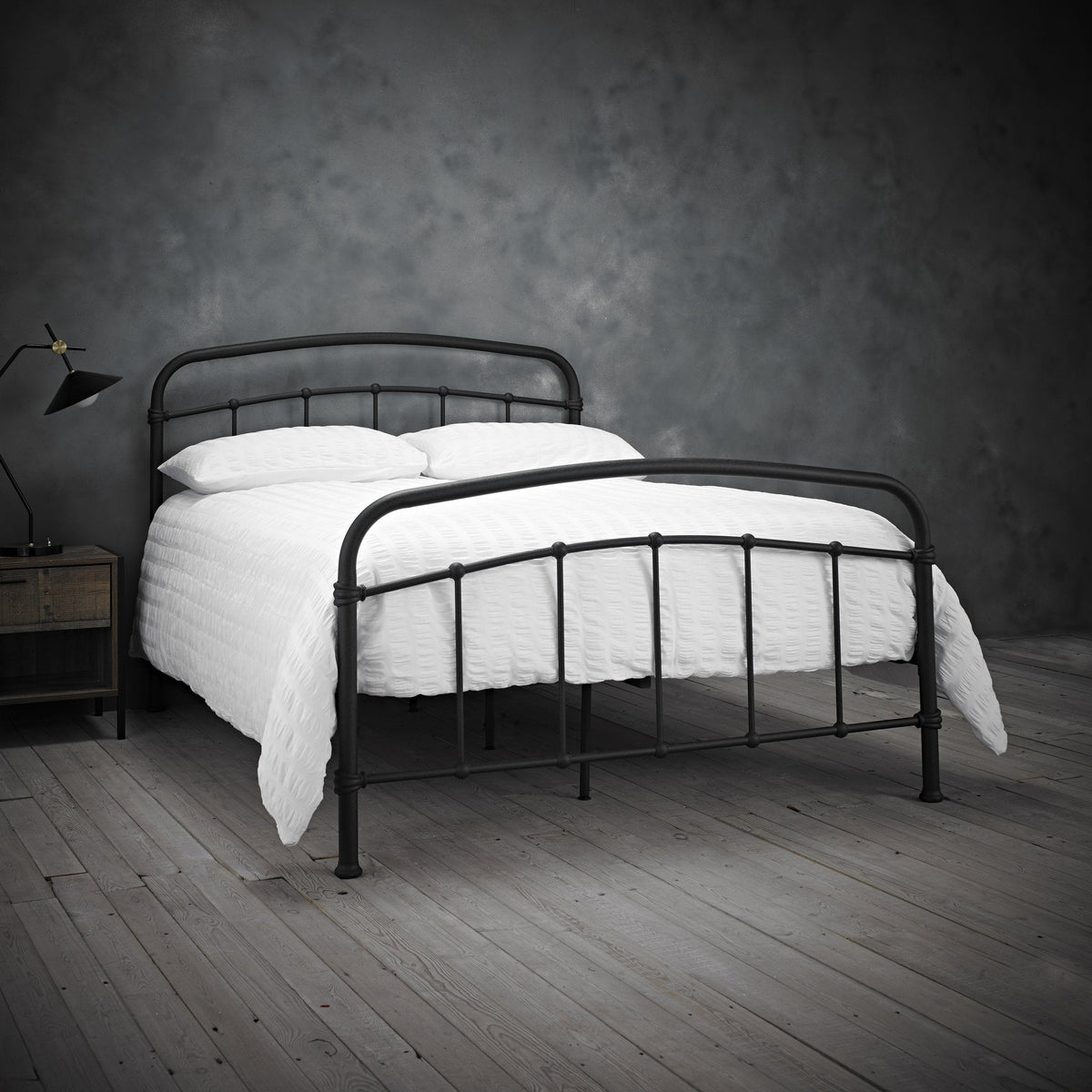 Riverton traditional metal bed
