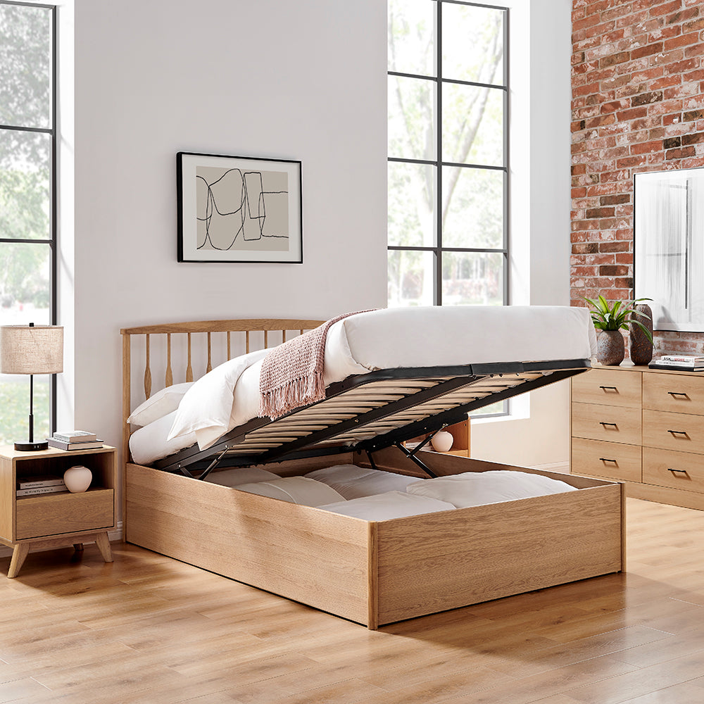 Winchcombe Spindle Oak Ottoman Bed in Oak – product view 1