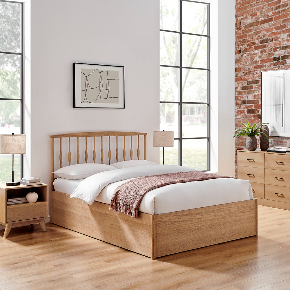 Winchcombe Spindle Oak Ottoman Bed in Oak – product view 2