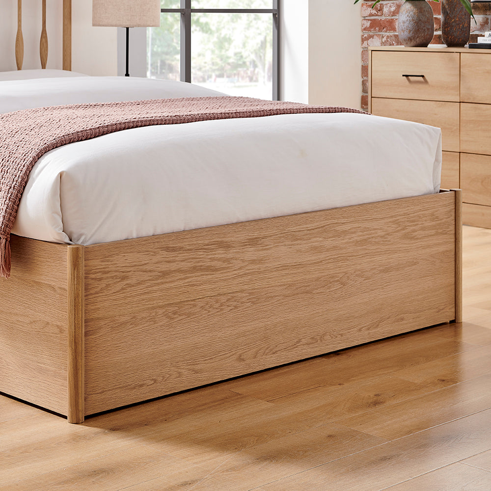 Winchcombe Spindle Oak Ottoman Bed in Oak – product view 5