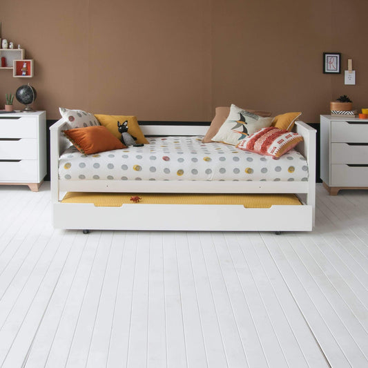 Sienna Classic Beech Daybed White with Trundle Guest Bed