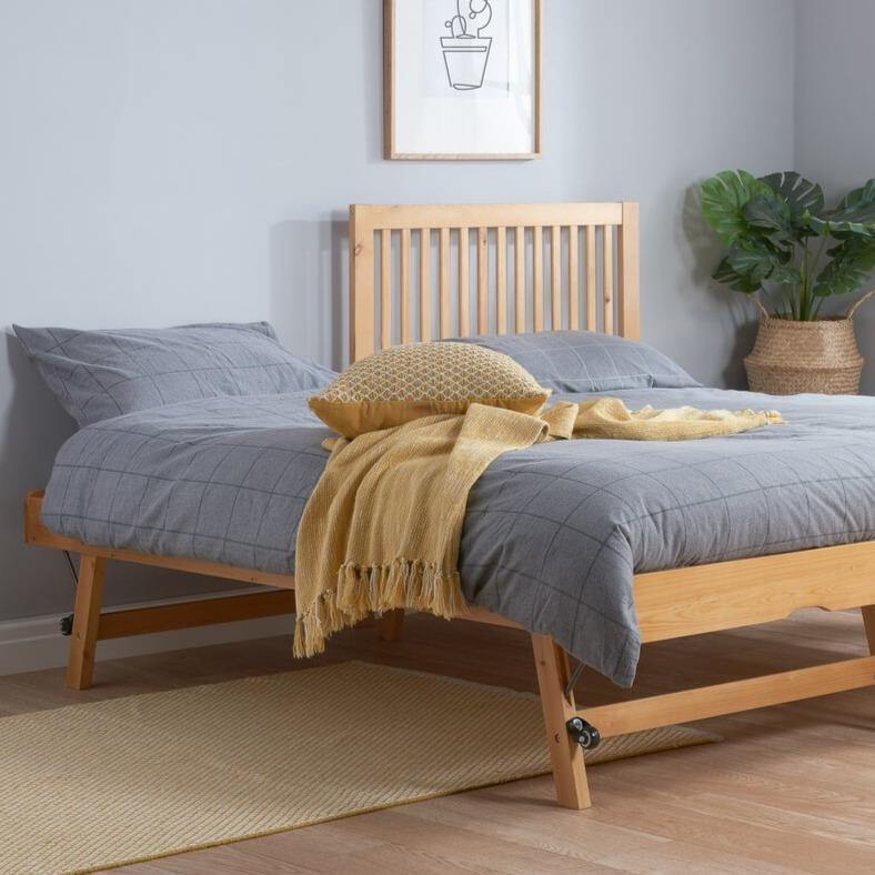 finely single bed with trundle pine made bed